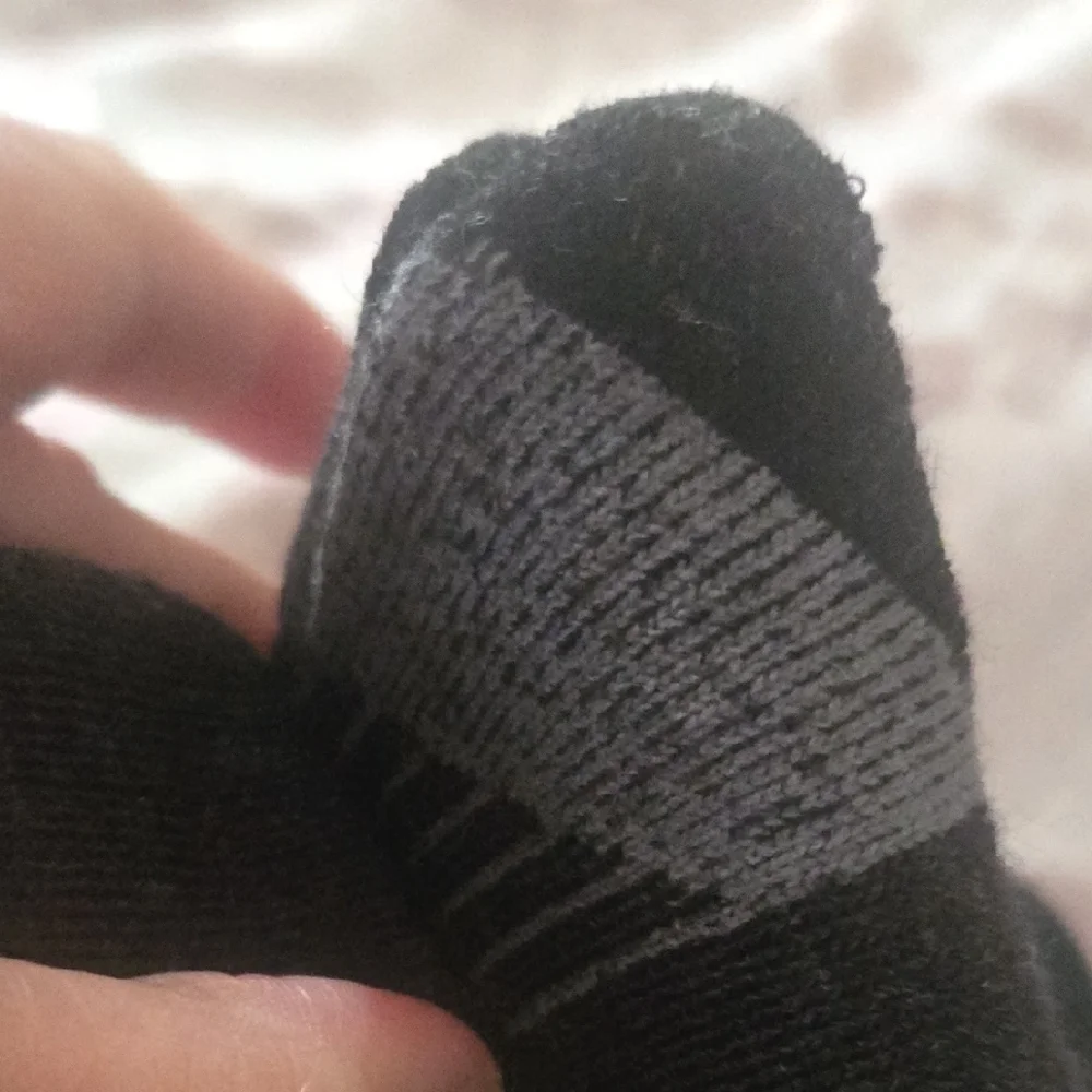 Kirkland Signature Merino Wool Blend Men's Socks - Gray and Black - Picture 9 of 12